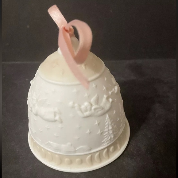 Llardo 1989 Christmas Bell Ornament - Picture 4 of 6